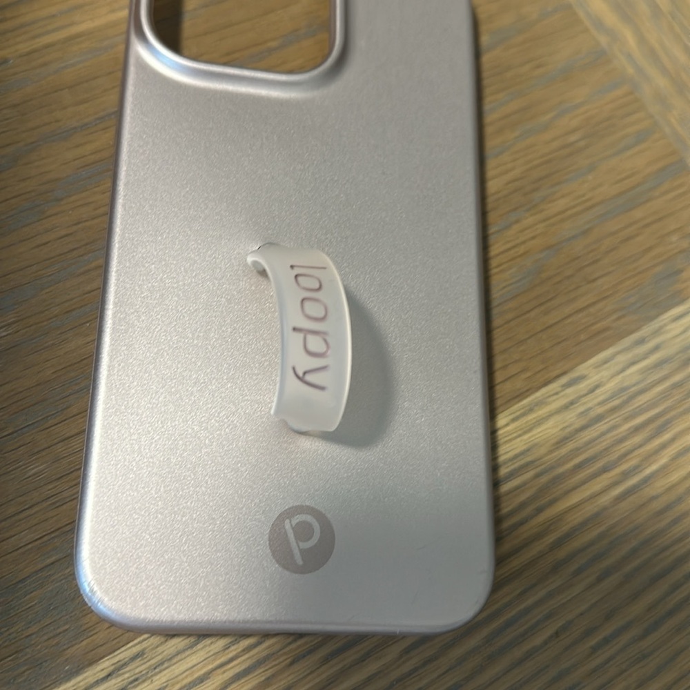 Loopy case - Picture 2 of 5